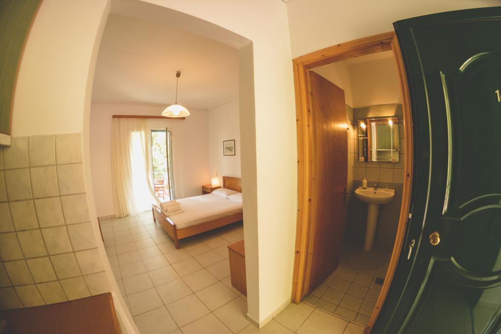 Althea Studios Lefkada Agios Nikitas Room photo